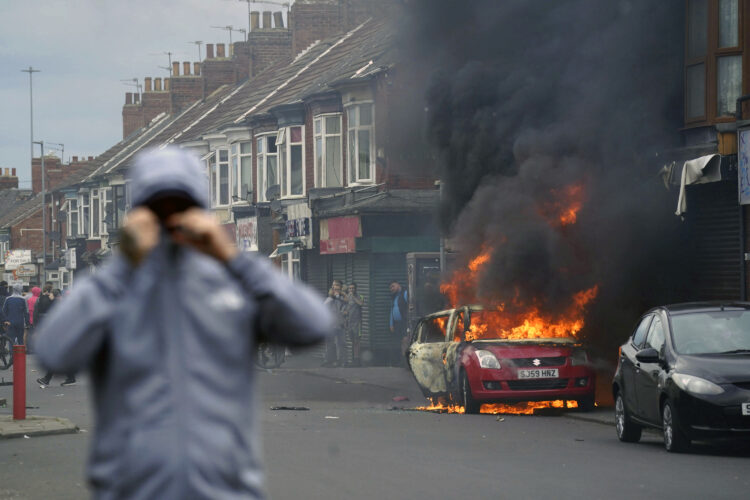 U.K. leader Starmer condemns attack on asylum-seeker hotel as far-right violence spreads